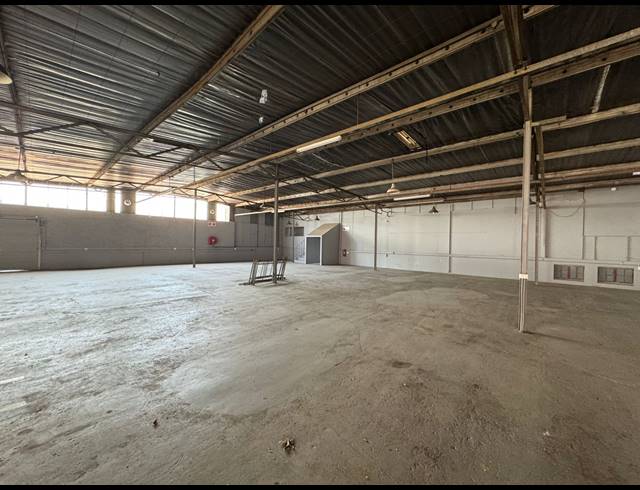 3,000M² WAREHOUSE FOR SALE IN WYNBERG